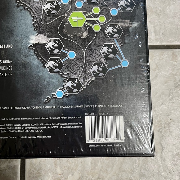 Jurassic World Board Game - Picture 2 of 3